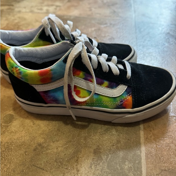 Girls vans size 2 rainbow tie dye shoes - Picture 3 of 4